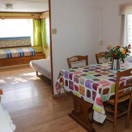 Camping Les Acacias Hotel Saint-Paulet-de-Caisson Exterior foto